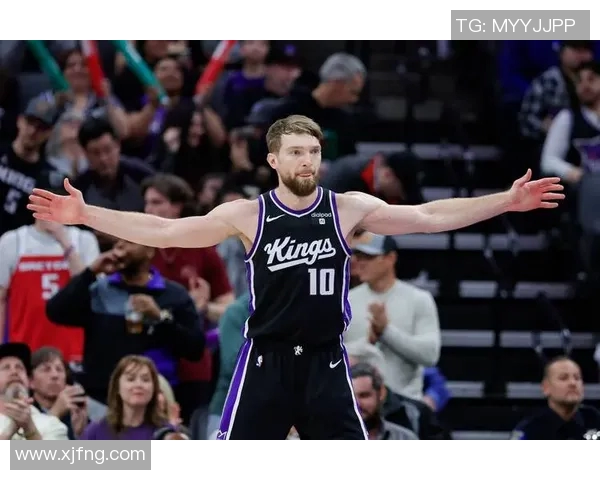 勇士队签下自由球员，加强内线实力，重塑冠军梦想